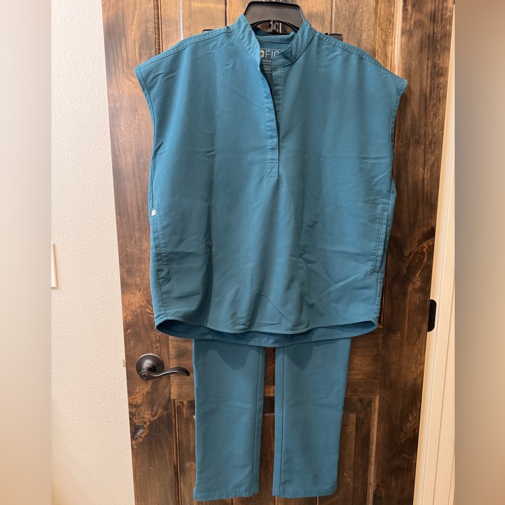 FIGS women’s figs Caribbean Blue scrubs set, S/ST